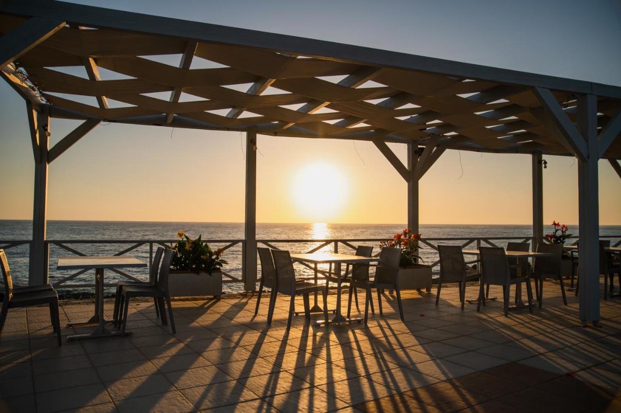 Mesogeios Hotel Marathopoli Exterior photo