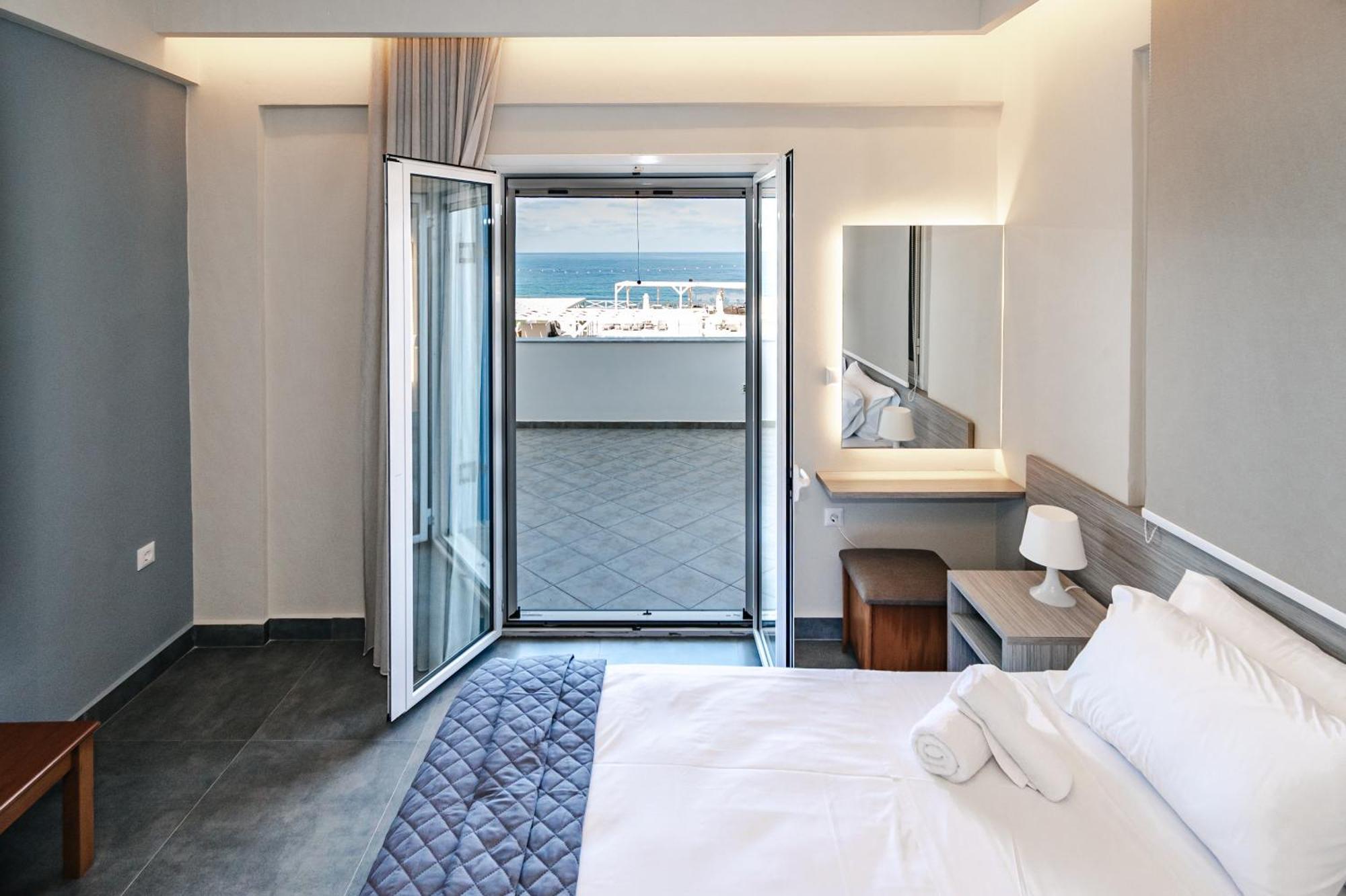 Mesogeios Hotel Marathopoli Exterior photo