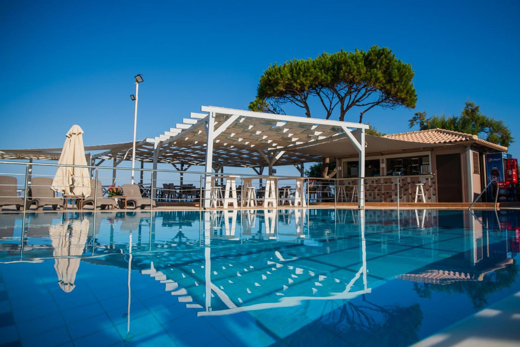 Mesogeios Hotel Marathopoli Exterior photo