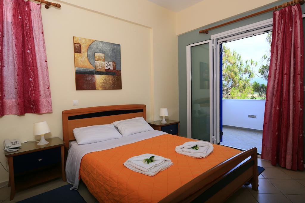 Mesogeios Hotel Marathopoli Room photo